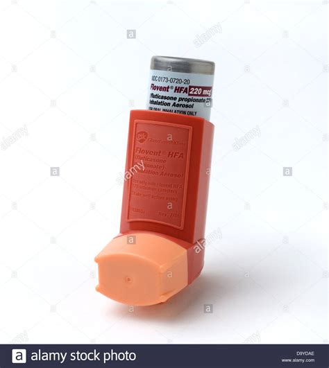 An inhaler is a device holding a medicine that you take by breathing in (inhaling). Flovent Inhalator, Fluticason-Propionat, Behandlung von ...