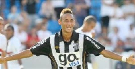 Neymar cambió una norma de la FIFA Defensa Central