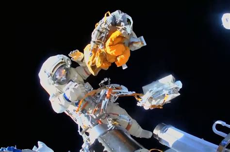 Watch 2 Russian Cosmonauts Perform Spacewalk Outside Space Station
