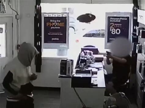 Philadelphia Metro Pcs Shopkeeper Shoots Dead Armed Robber Daily Mail Online