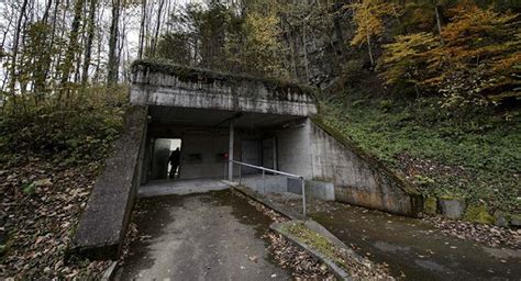Billionaires Move Gold Into Underground Bunkers In Swiss Alps