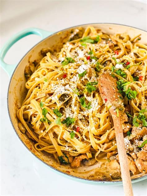 Chicken And Mushroom Tagliatelle Pasta - The Healthy Plate