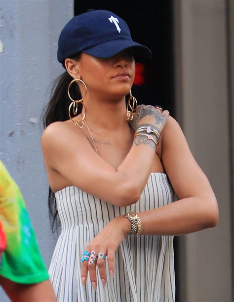 Rihanna Out In New York 05272016 Hawtcelebs