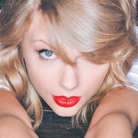 Hi72 Taylor Swift Red Lips Singer Artist Wallpaper