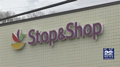 Greenfield Grocery Store Much Busier Since Stop And Shop Strike Youtube
