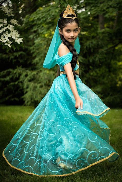 Jasmine Crown And Veil Etsy In 2020 Jasmine Costume Princess Jasmine