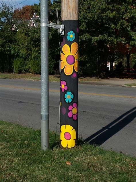 Does anyone have any links to some ideas? Pole painting fall 2016 Moon City Creative District . Flower Power #artistlindapasseri# ...