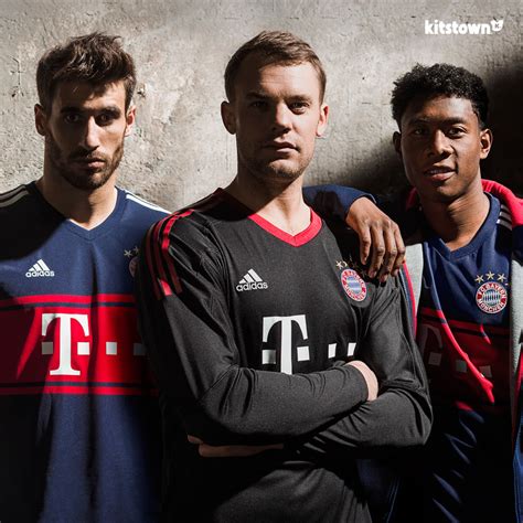 Aug 13, 2021 · 拜仁慕尼黑在成立之前曾是慕尼黑男子體操俱樂部的足球部門。 1900年2月27日，該俱樂部召開全體會議否決了足球部希望加入德國足球協會的請求，足球部的11名球員隨即退出會議，並於當晚在弗朗茨·約翰的帶領下創立了拜仁慕尼黑足球俱樂部。 拜仁慕尼黑2017-18赛季客场球衣 , @球衫堂 kitstown