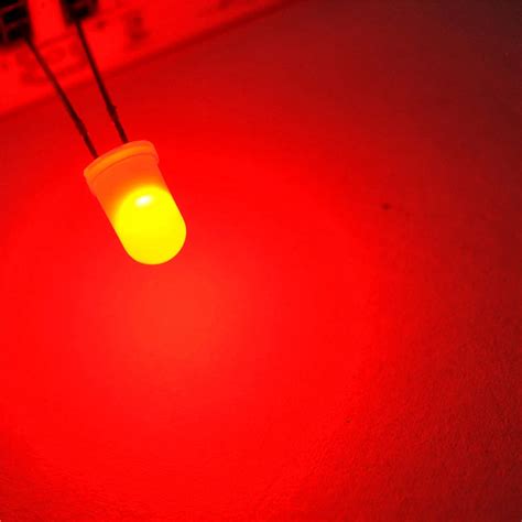 100pcs Led Light Emitting Diode 5mm Round Red Color Light Red Led Lamp