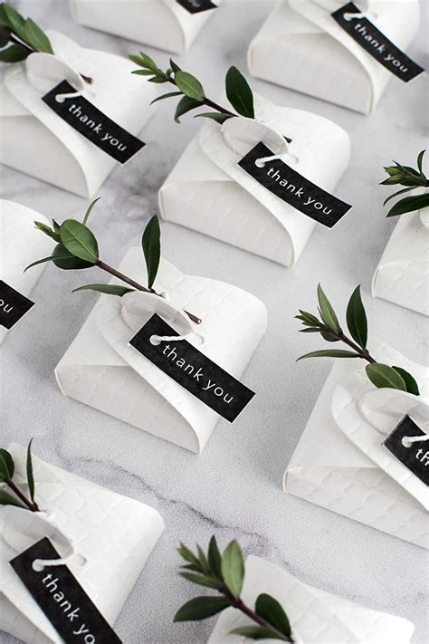 inspiring diy ideas in love with these simple and modern diy wedding favors