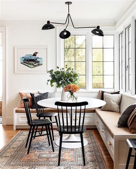 Modern Built In Breakfast Nook With Banquette Seating Design By Casey