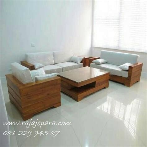 Jika dilihat dari segi harga, memang sangat bervariasi dan tidak bisa dijadikan sebagai patokan. Harga Kursi Tamu Minimalis Modern Kayu Jati - rajajepara.com