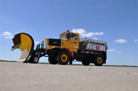 P Series And Mpt Series Oshkosh Snow Removal Oshkosh Airport Products