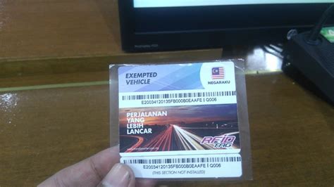 The rfid sticker, also called an rfid tag, is unique to each vehicle and is embedded with a radio frequency chip and is affixed to either the windscreen or the headlamp of the vehicle. Blog Jalan Raya Malaysia (Malaysian Highway Blog): RFID ...