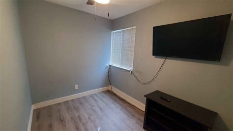 Room for rent, for a single person only. No couples - Property Rentals