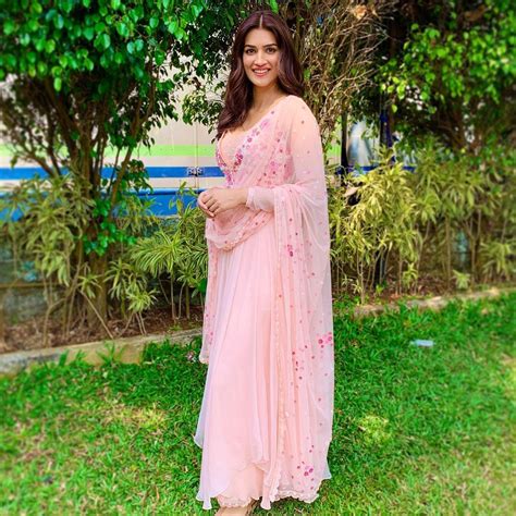Kiara Advani To Kriti Sanon Pastel Pink Salwar Suit Is Now A Celeb Favourite Summer Wear