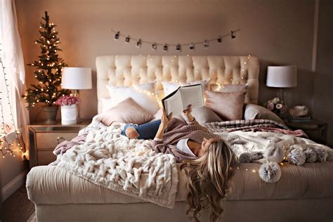 7 Holiday Decor Ideas For Your Bedroom Welcome To Olivia