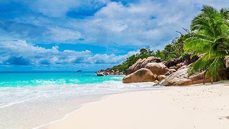 Beauty of the Beach free download desktop theme Windows 10