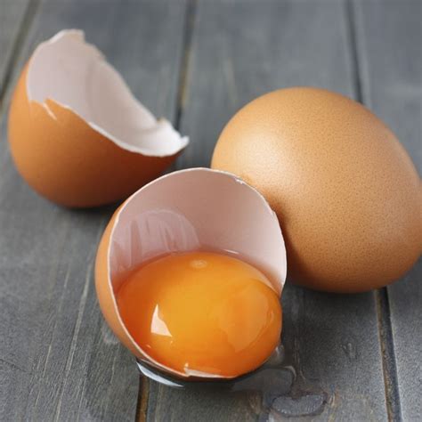 Break your nightly fast with healthy foods and start your day off strong. Calcium and Egg Yolk | Livestrong.com