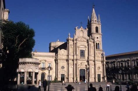 Orari di apertura, recensioni, numero di telefono. ORARIO MESSE