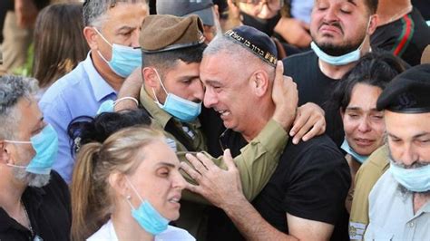 קובי פרג' ומוריס בן מיור, 2019, 70 דקות). "אתה היית צריך לקבור אותי, לא אני אותך": ההספדים לזכרו של רס"ל עמית בן יגאל
