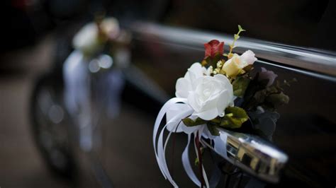How To Choose The Right Wedding Limousine Service 10 Tips