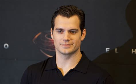 2560x1920 Henry Cavill Actor Person Man Wallpaper Coolwallpapersme