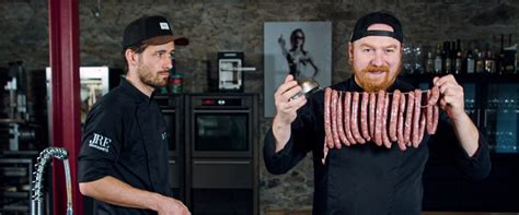 Lucky maurer aus dem stoi und christoph brand von den fliegenden köchen | caterer des jahres 2019 trafen sich in kassel im lutherturm um dieses mal ein. Bratwurst selbermachen: Dieser Kurs zeigt Dir alle Tricks ...