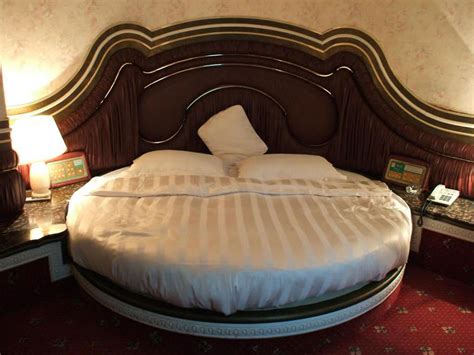 Www.interno77.it spedizioni in tutta italia ring round bed letto rotondo. 35 Particolari Modelli di Letti Rotondi Matrimoniali | MondoDesign.it