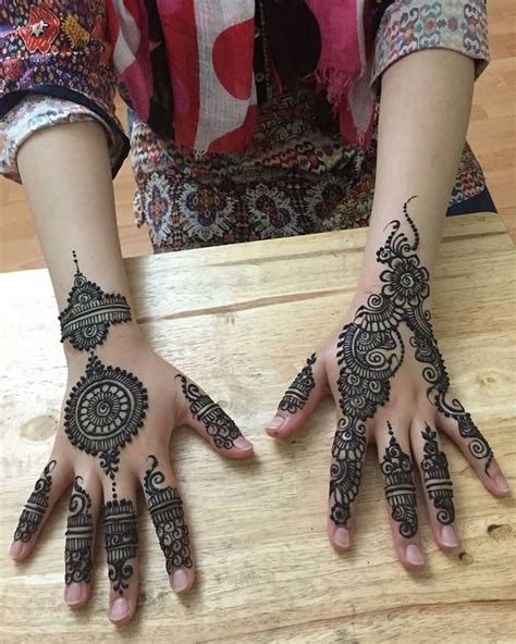 32 Stunning Back Hand Henna Designs To Captivate Mehndi Lovers Hand