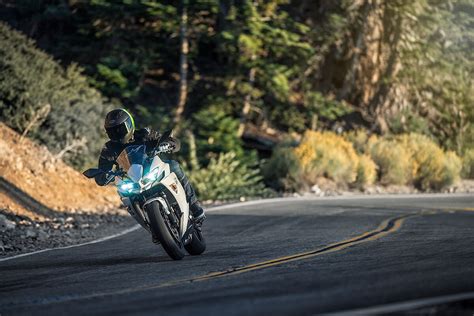 Get a complete price list of all kawasaki motorcycles including latest & upcoming models currently kawasaki is offering 35 new motorcycle models in the philippines. Kawasaki Ninja 650 2020, Philippines Price, Specs ...