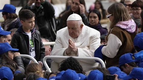 Pope Francis Gradually Improving Under Hospital Treatment For
