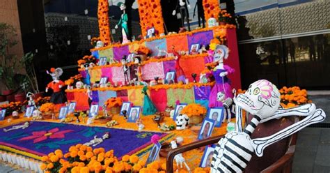 El día del amigo es una celebración y homenaje a la amistad, que se celebra cada año el día 20 de julio en argentina. ¿Se trabaja el Día de Muertos 2 de noviembre en México?