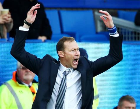 Duncan cowan ferguson (born 27 december 1971) is a scottish former professional footballer who is the assistant manager of premier league club everton. Everton Caretaker Manager Duncan Ferguson Made An Instant ...