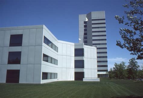 Johnson And Johnson World Headquarters New Brunswick 1982 Structurae