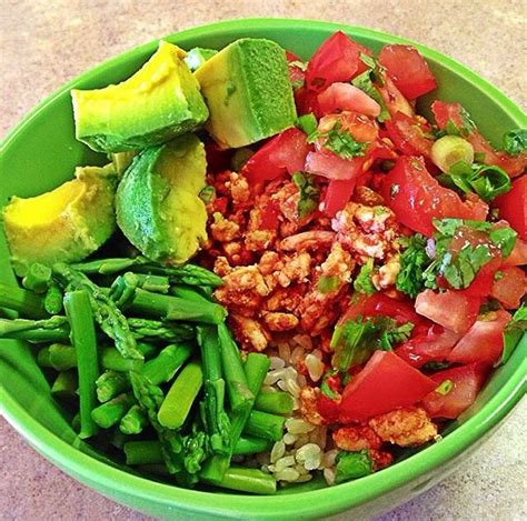 This diabetes friendly turkey and bean chili recipe is one of the weekly simple and delicious meals from the umass diabetes center of excellence. Healthy lunch: Brown rice, ground turkey, asparagus & avocado. (With images) | Healthy lunch ...