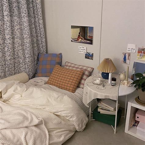 𝙰𝚎𝚜𝚝𝚑𝚎𝚝𝚒𝚌 ヅ𝚗𝚕𝚊𝚗𝟺𝟷𝟸 ♡゛ In 2020 Small Room Bedroom Aesthetic Bedroom