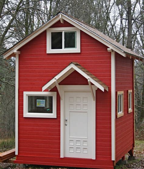 This is the 10x10 bunk house we had at the lake home and cabin show in minneapolis, it has sleeping for 4 people. 10'x12′ Tiny Garden House Cottage | Tiny house luxury, Tiny house talk, Cottage