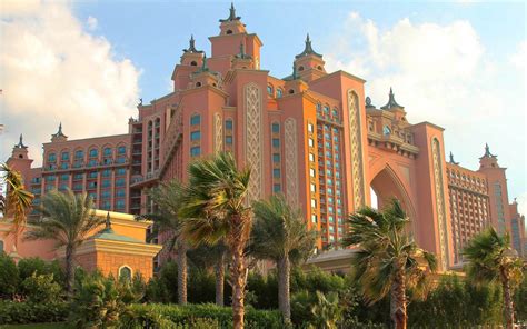 Visitors To World Atlantis The Palm Hotel And Resort Dubai