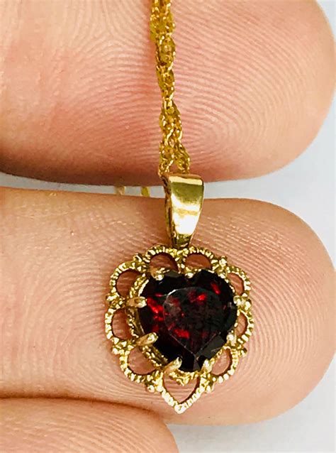 Lovely Vintage 9ct Gold Heart Shaped Garnet 18 Inch Necklace Fully