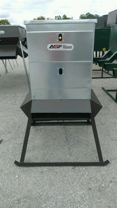 All Seasons 600 Lb Stand And Fill Feeder J And N Feed And Seed