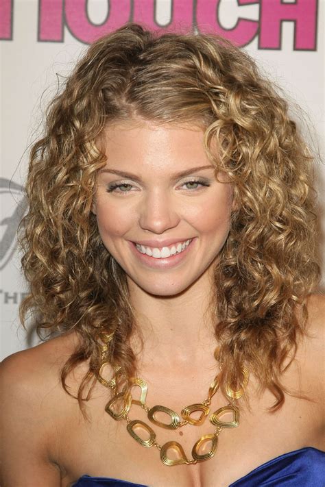 Curly Hairstyles To Look Youthful Yet Flattering Fave Hairstyles