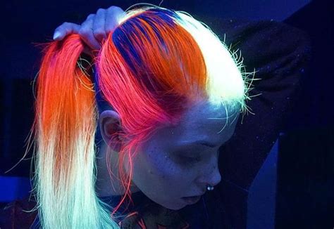 Tendencia Glow Hair Pelo Que Brilla En La Oscuridad Peluquería Y