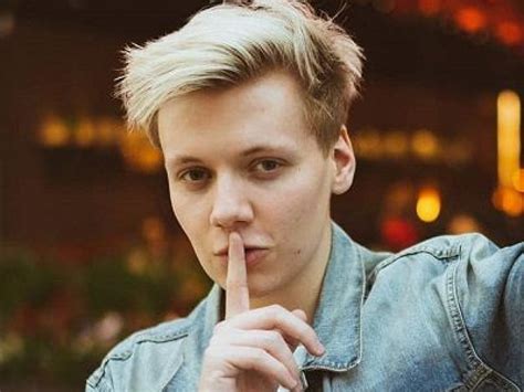 Pyrocynical Youtuber Biography Wiki Age Height Weight Girlfriend