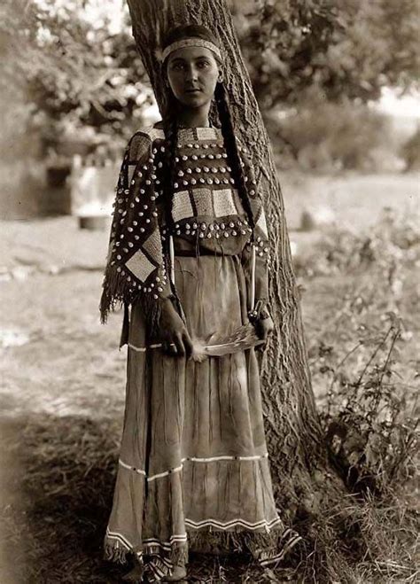 Beautiful Sioux Indian Maiden It Was Made In 1908 By Edward S Curtis