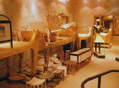 Archeologists Are Now 90 Percent Sure Tutankhamuns Tomb Has A Secret