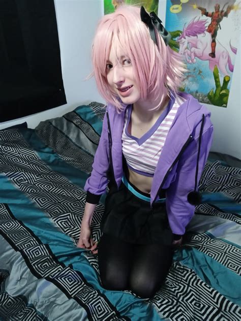 Happy late femboy friday! : r/femboy