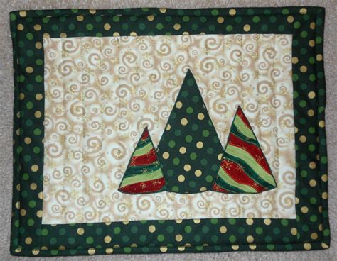 Elegant on one side and casual on the other, or mix up holidays and. Seasonal Placemats: Set #1 PDF Pattern | Christmas ...