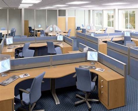 Tata ruang dicerminkan di mana orang bekerja dan diorganisasikan. CUSTOMER SERVIS: BENTUK TATA RUANG KANTOR