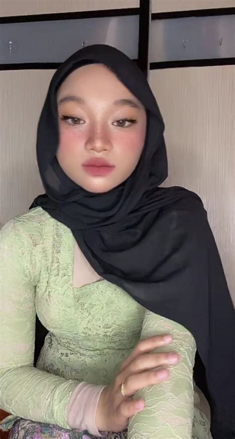 Takde Pape — Nah Aq Dh Tunaikan Hehe Kalau Nk Lagi Comment Beautiful Arab Women Hijabi Girl
